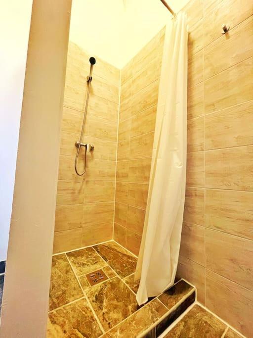 Central Spacious Flat Budapest Exterior photo